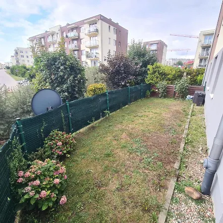 Rodzinny Z Ogrodkiem Apartman